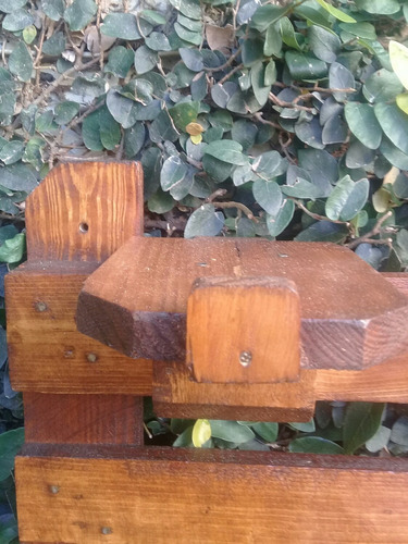 Imagen 4 de 10 de Macetero De Madera Tipo Jardin Vertical