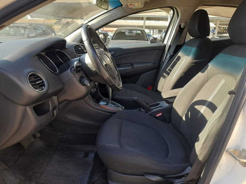 Imagem 11 de 13 de Fiat Bravo Essence 1.8 16v 4p