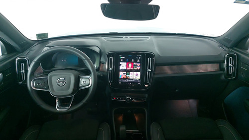 Volvo XC40 BEV 78KWH RECHARGE TWIN ULTIMATE AT AWD