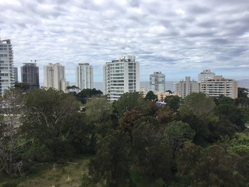 Venta De Apartamento 2 Dormitorios En Brava, Punta Del Este.