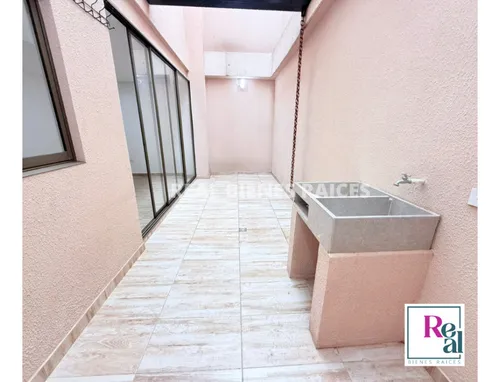 Se Arrienda Hermosa Casa Unifamiliar En Unidad Abierta.