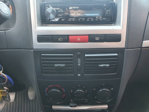 Imagem 12 de 15 de Fiat Siena 1.8 Mpi Hlx 8v Flex 4p Manual
