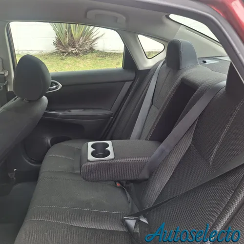 Nissan Sentra 1.8 B17 Advance