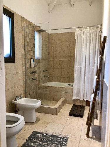 Imagen 28 de 30 de Casa En Alquiler Amoblada De Lujo En Santa Clara, 3 Dormitorios, 2 Baños Y Piscina! Villanueva!