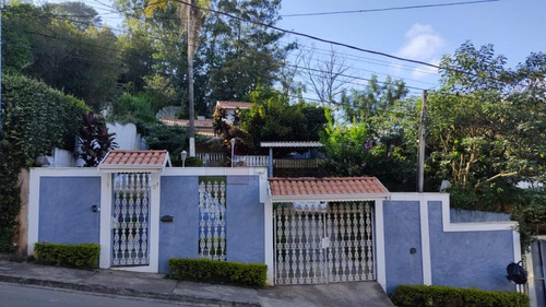 Casa Térrea 3 Quartos, 1 Suíte, 2 Banheiros 160m2 A.c