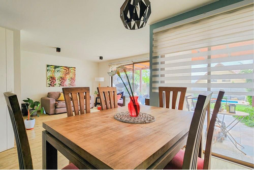 Oportunidad!! Casa Familiar, Gran Patio! 4d/3b