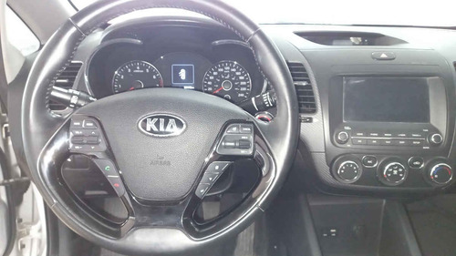 Imagen 12 de 15 de Kia Forte Sedan 2018 4p Ex, Tm6, Bl, Cmara Reversa 7, F.