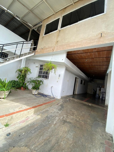 Vera Casa Inmobiliaria Vende Casa En La Urb La Esmeralda Dmo