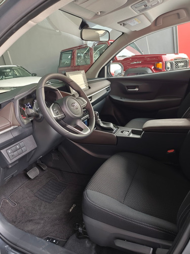 Toyota Yaris E Año 2025