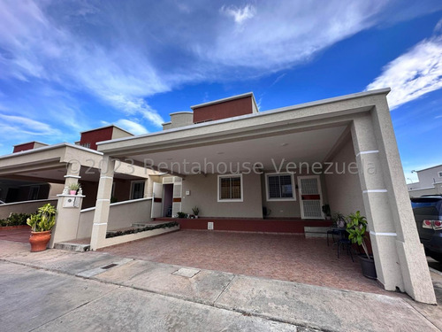 Katty Vasquez Vende Cod 25 - 14765 Hermosa Casa En Una De Las Zonas Mas Privilegiadas De Barquisimeto Urb Ciudad Roca. Barquisimeto - Lara. Oportunidad Unica Para Comprar E Invertir ##