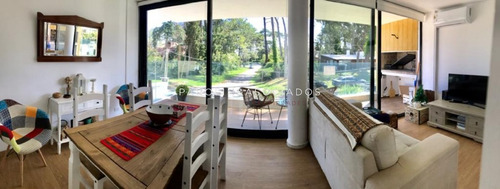 Apartamento En Venta Playa Mansa 3 Dormitorios- Ref: 1751