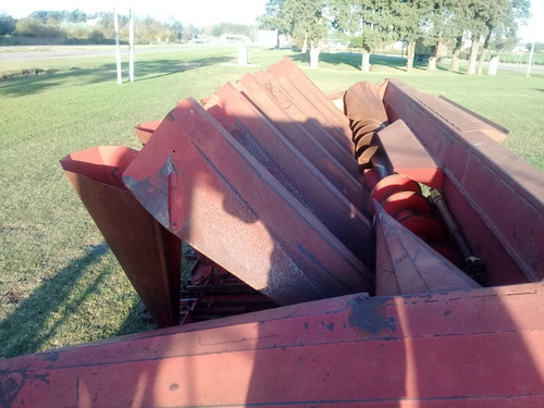 Imagen 7 de 10 de Maicero Marca Franco Fabril, De 8 Surcos A 70 Cm