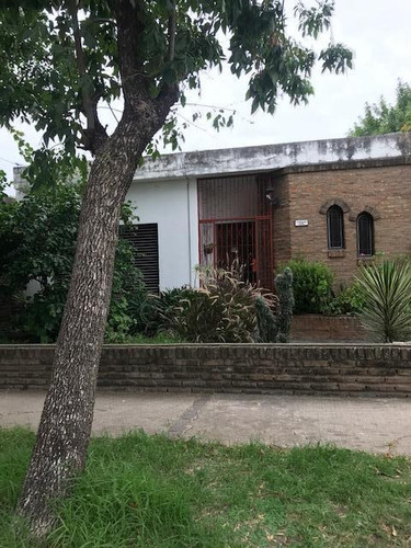 Imagen 2 de 18 de Casa - Ituzaingó