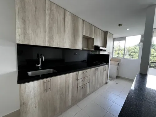 Apartamento En Arriendo En Cumbres. Cod A24055