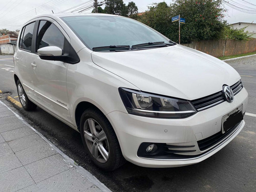 Imagem 2 de 11 de Volkswagen Fox 2015 1.6 Comfortline Total Flex 5p