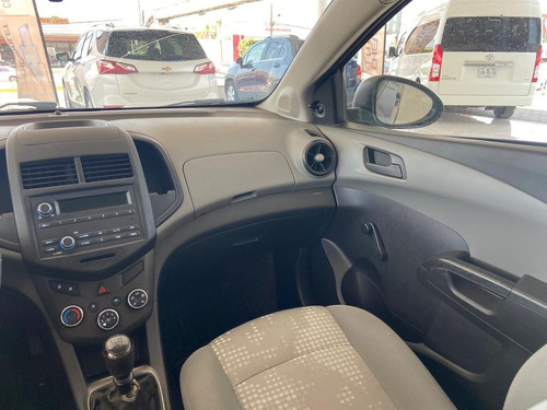 Imagen 11 de 15 de Chevrolet Sonic 2015 1.6 Ls L4 Man At