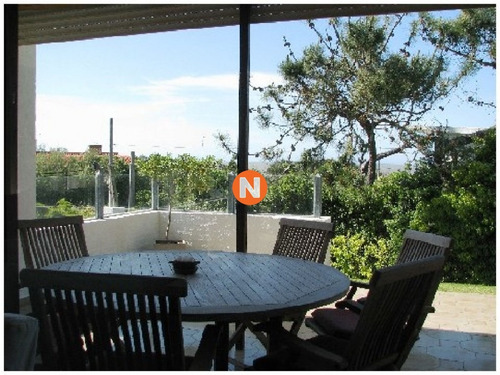 Casa En Venta Y Alquiler, Golf, Punta Del Este, 5 Dormitorios.- Ref: 209230