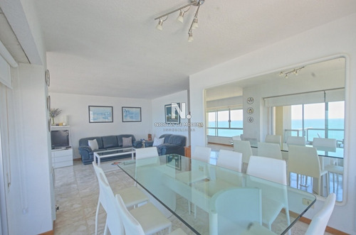Apartamento En Venta Playa Mansa-ref:4371