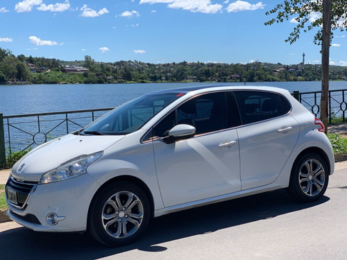 Peugeot 208 1.6 Feline