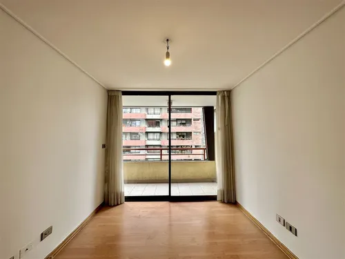Departamento En Arriendo De 3 Dorm. En Las Condes