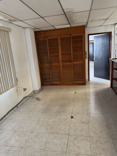 Bodega Ubicadisima Cerro Del Tambor Muy Cerca De 5 De Febrero A La Altura De Call Center Santander