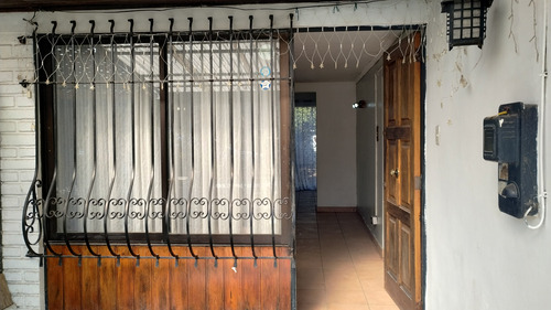 Confortable Casa Con Amplio Patio, 6d, 3b, 6e