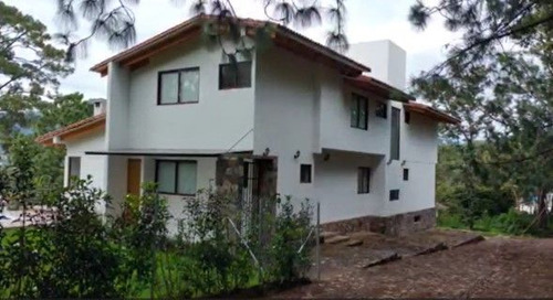 Casa  Amueblada En Renta Con Bonita Vista.  Avándaro