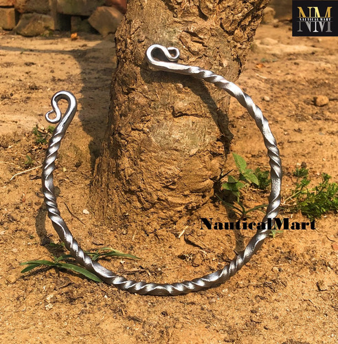 Nauticalmart Collar De Hierro Medieval Torque Celta Torc A Y