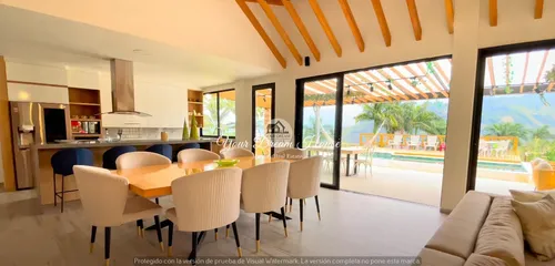 Preciosa Finca En Copacabana De Un Solo Nivel En Exclusiva Parcelación Unidad Cerrada. Finca En Copacabana En Parcelación. Finca En Copacabana Con Piscina. Finca En Unidad Cerrada. Finca Plana