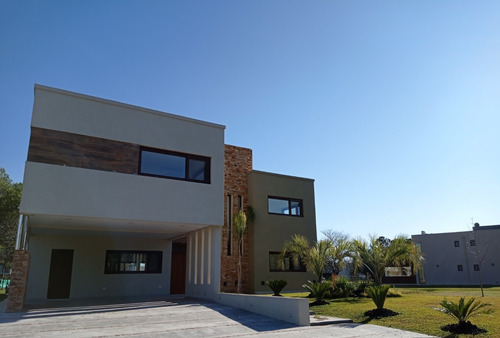 Imagen 3 de 14 de Importante Casa Venta Terralagos Canning - Barrio Playa -
