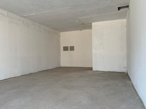 A Estrenar, Local Nuevo: Útil 47m2, Terraza 30m2. Ñuñoa.