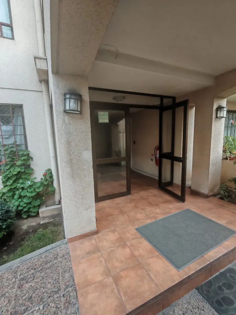 Imagen 3 de 12 de Precioso Departamento De 1d1b Con Est En Brown Norte
