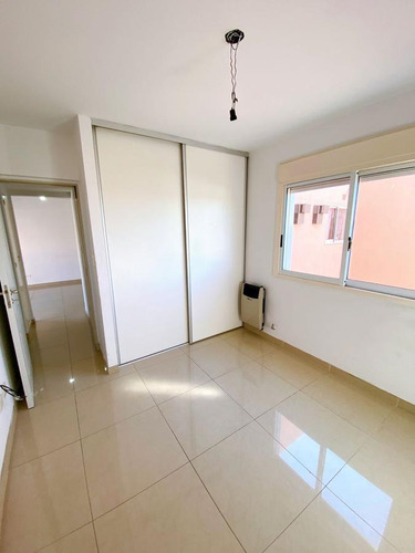 Imagen 6 de 18 de Appartment - S.fer.-vias/centro