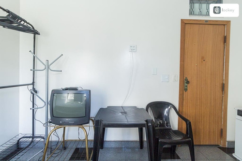 Imagem 2 de 13 de Aluguel De Flat Com 15m² E 1 Quarto - 7778