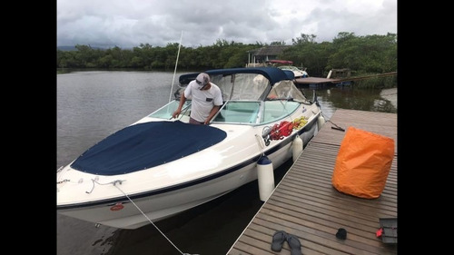 Lancha Ventura 23 Motor