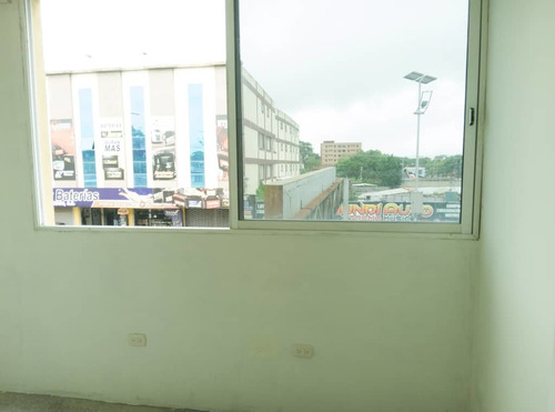 Imagen 7 de 9 de Se Vende O Se Alquila Oficina Av Juncal Ve02-879sc-mya