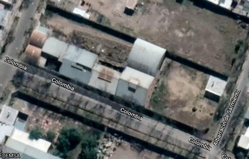 Imagen 2 de 13 de Vendo Propiedad Con Galpones Y Casa Centrico
