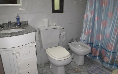 Excelente Casaquinta En Una Planta - En Venta