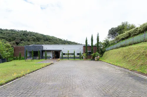 Casa En Venta En Carrizales. Cod V24082