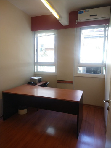 Imagen 2 de 14 de 5 Oficinas + 1 Sala De Reuniones + Recepción Y Cocina