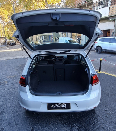 Imagen 13 de 15 de Volkswagen Golf 2015 1.4 Highline Tsi Dsg