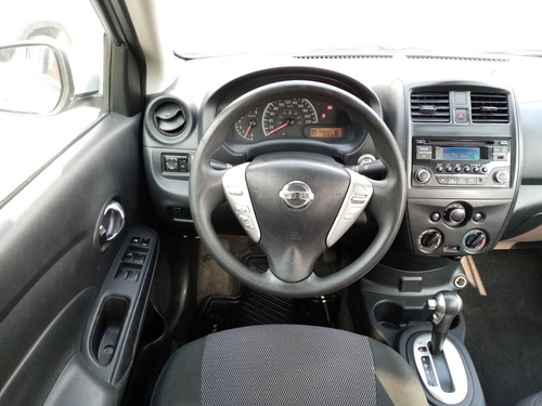Imagen 13 de 15 de Nissan Versa 2018 1.6 Sense At
