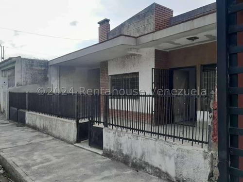 En Alquiler Casa Comercial En Centro De Barquisimeto, - 2 4 2 3 6 2 2 - Zona Alto Trafico Vehicular Y Peatonal, Mariaboraure, Ideal Para Cualquier Actividad Comercial. Vigilancia,