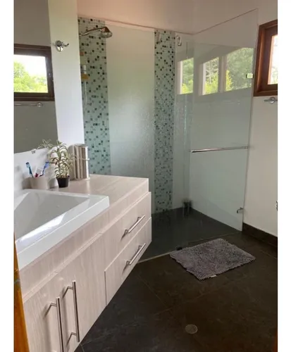 Casa Independiente En Rionegro Con Piscina Y Jacuzzi Para La Venta