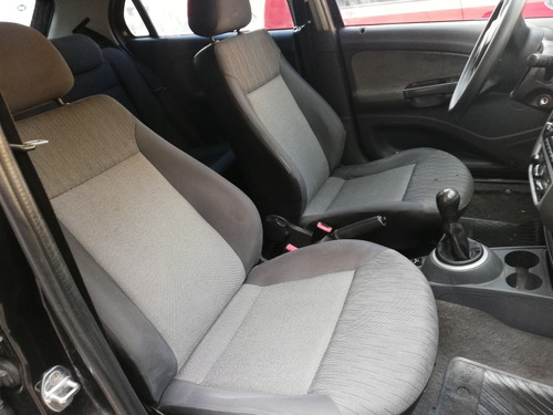 Imagen 5 de 8 de Volkswagen Gol Trend 2013 1.6 Pack Ii Ll 101cv