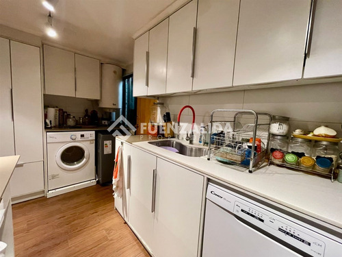 Casa En Venta De 3 Dorm. Con 140 Mt2 De Terreno En Maipú