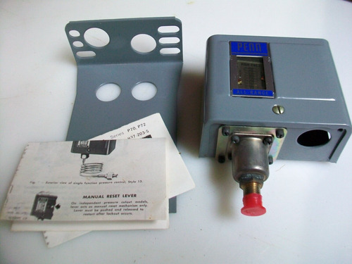 Johnson Controls Pressure Switch    P70 Ca2   Nsn 5930-00-