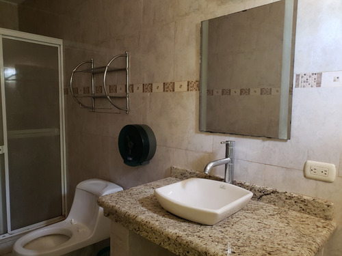 Imagen 11 de 22 de En Venta Hotel Amalfi Judibana - Punto Fijo