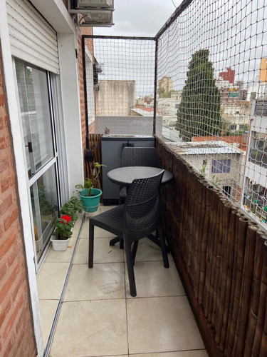 Departamento C/ Balcón Y Cocheras-luz Avell Centro