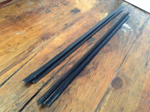 Cañuelas Puerta Trasera Derecha Vw Derby Mod: 00-07 Oem
